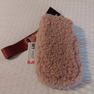 NWT MY TAGALONGS SHERPA PHONE SLING CROSSBODY